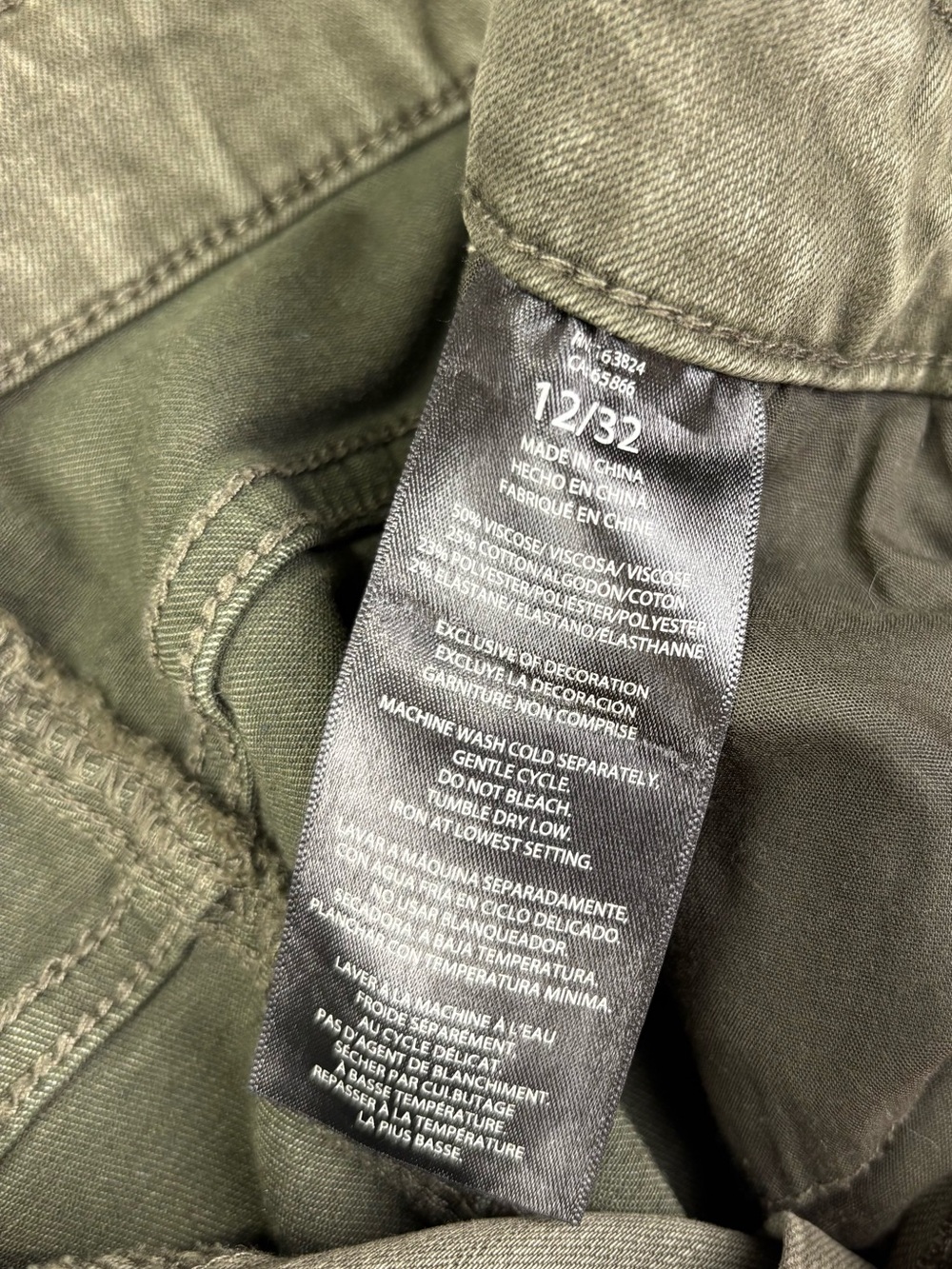 Well Worn Women’s Sz 12 Olive Green Stretch high rise Straight Jeans 28” Inseam - Picture 7 of 8